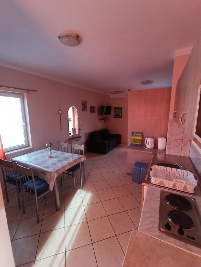 Studio Apartmani Zoric Šilo Buitenkant foto
