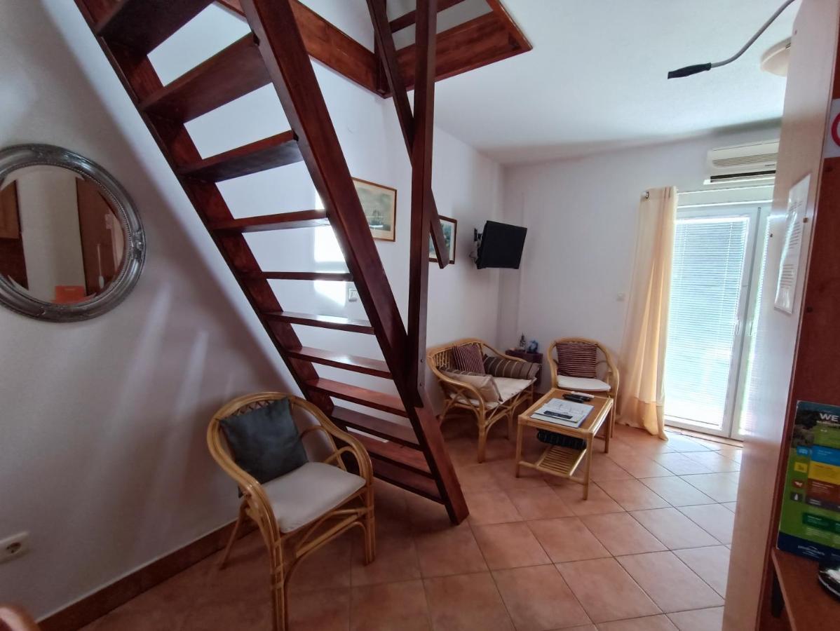 Studio Apartmani Zoric Šilo Buitenkant foto